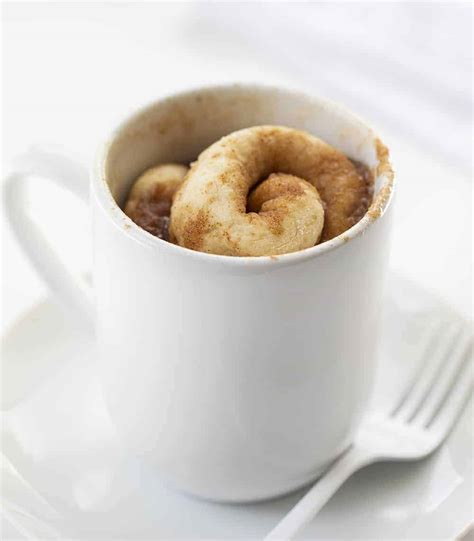Cinnamon roll in a mug - May 23, 2019 · Set aside. In a small bowl, beat together egg, oil or butter, and sugar-free crystal sweetener. Make sure your oil or butter is not too hot, or it will 'cook' the egg and create lumps. Wait for a few minutes after melting the oil before adding with egg. Stir the almond flour in baking soda and cinnamon. 
